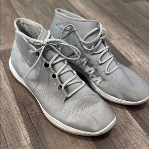 Under Armour, Women’s Sz 10.5 Street Precision Street Sneaker